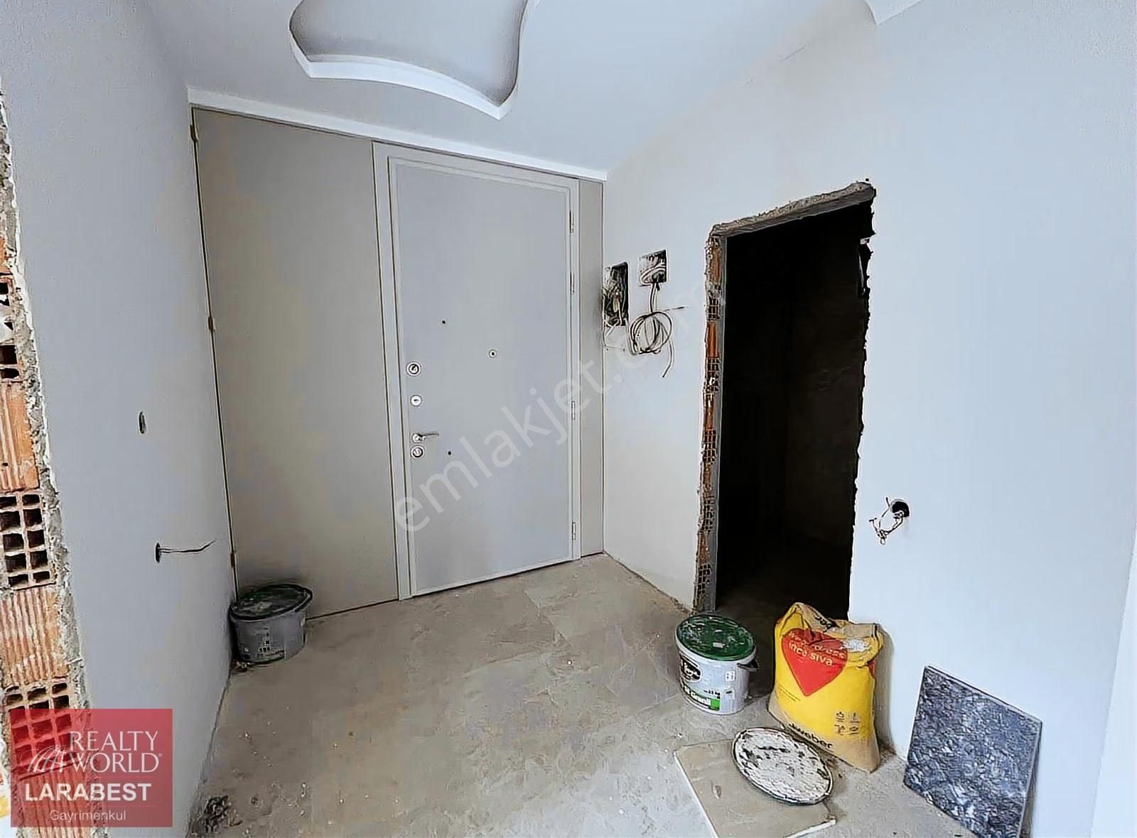 Ermenek Mahallasinde Müstakil Satılık Havuzlu 4+1 Villa - Görsel 11