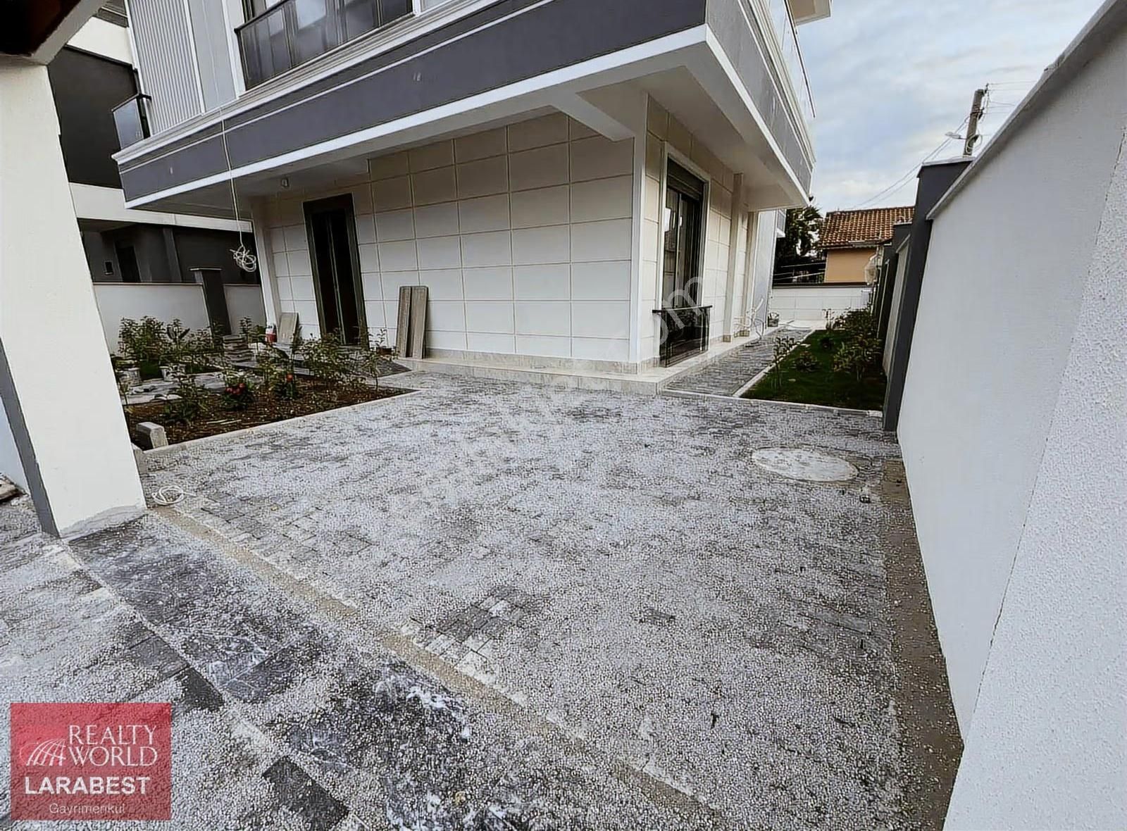 Ermenek Mahallasinde Müstakil Satılık Havuzlu 4+1 Villa - Görsel 20