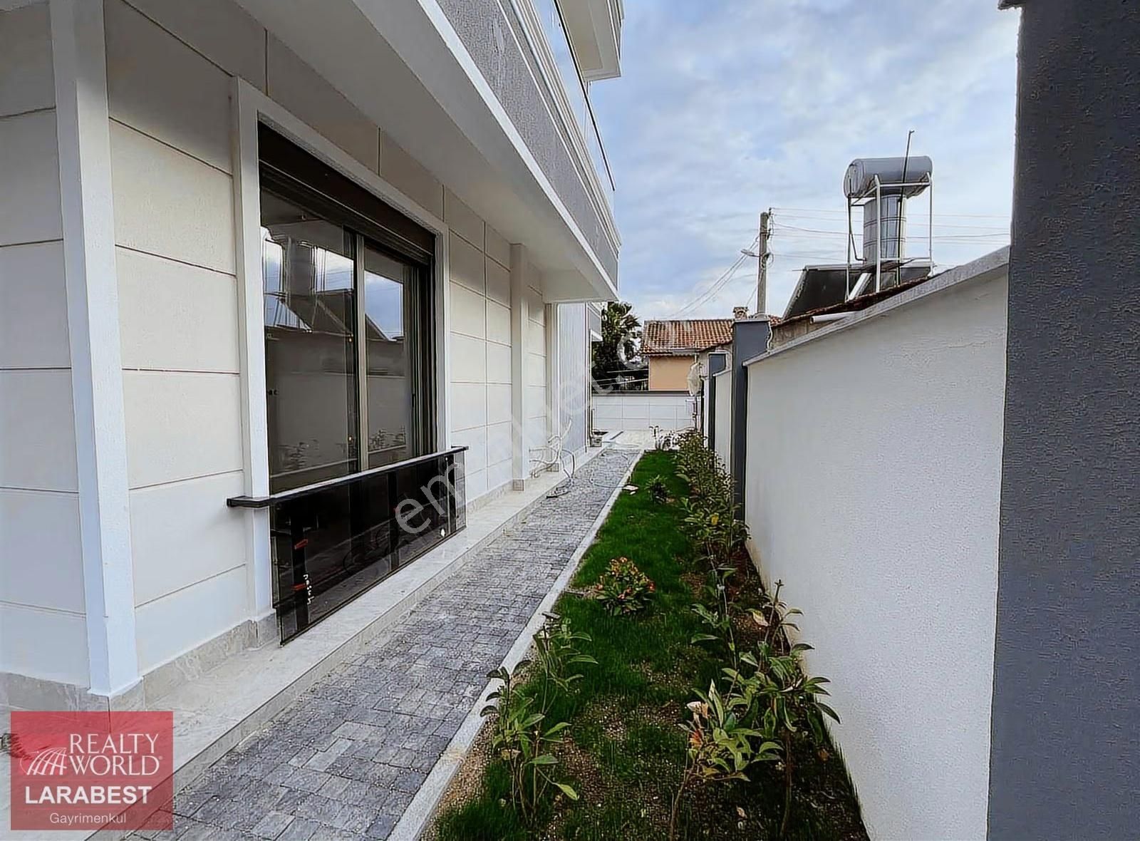 Ermenek Mahallasinde Müstakil Satılık Havuzlu 4+1 Villa - Görsel 17