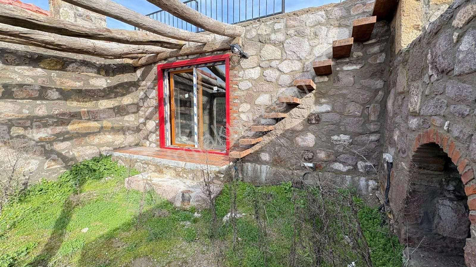 Çanakkale Ayvacık Ahmetler'de Müstakil Taş Ev - Görsel 17