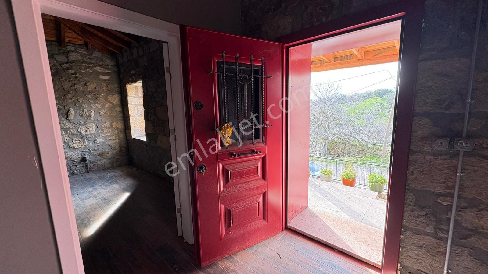 Çanakkale Ayvacık Ahmetler'de Müstakil Taş Ev