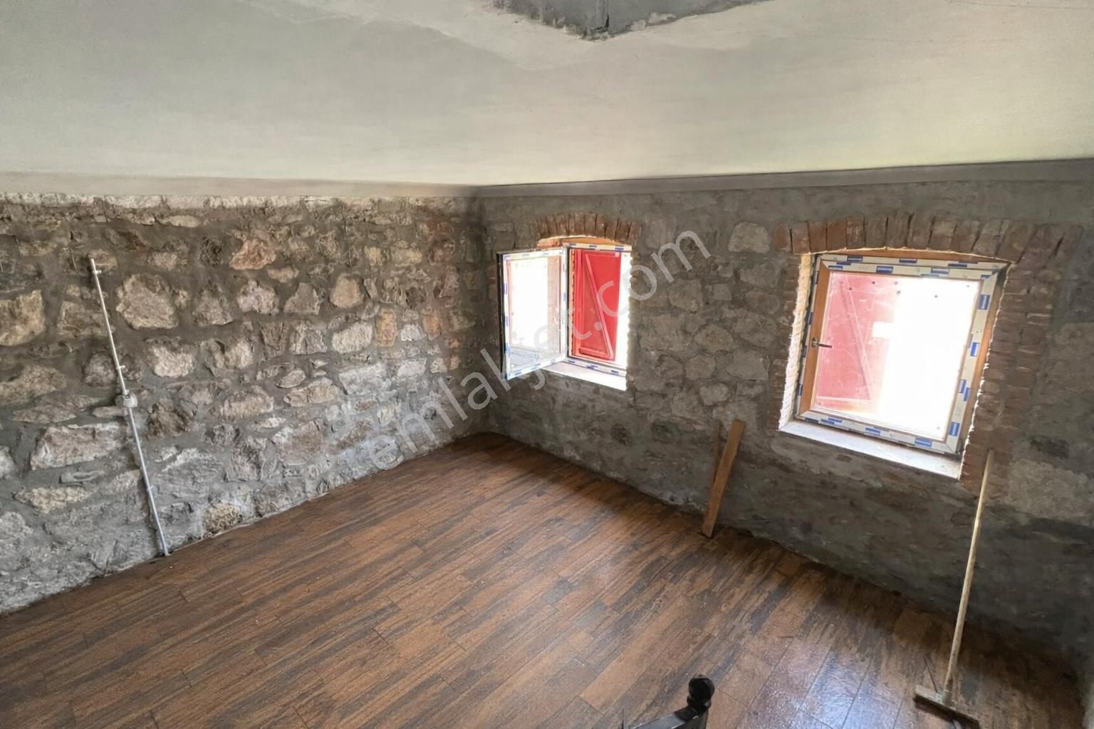 Çanakkale Ayvacık Ahmetler'de Müstakil Taş Ev - Görsel 2