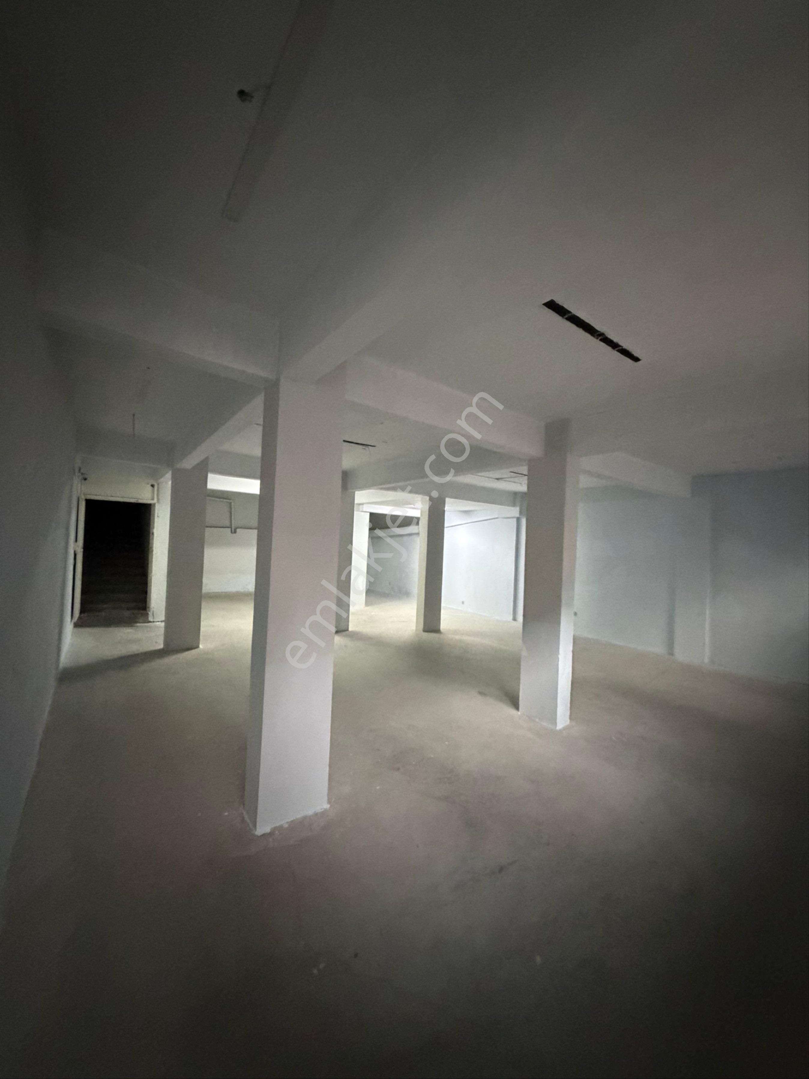 İki Katlı, Geniş Ve Yüksek Tavanlı Dükkan - Görsel 4