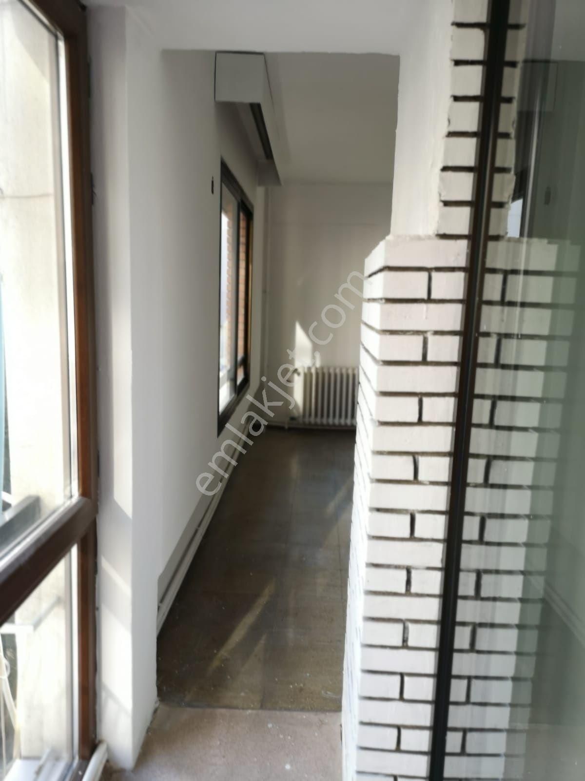 Alsancak Spor Salonu Trt Sağlık Hastane Kızılkanat Sit 2+1 Daire - Görsel 15