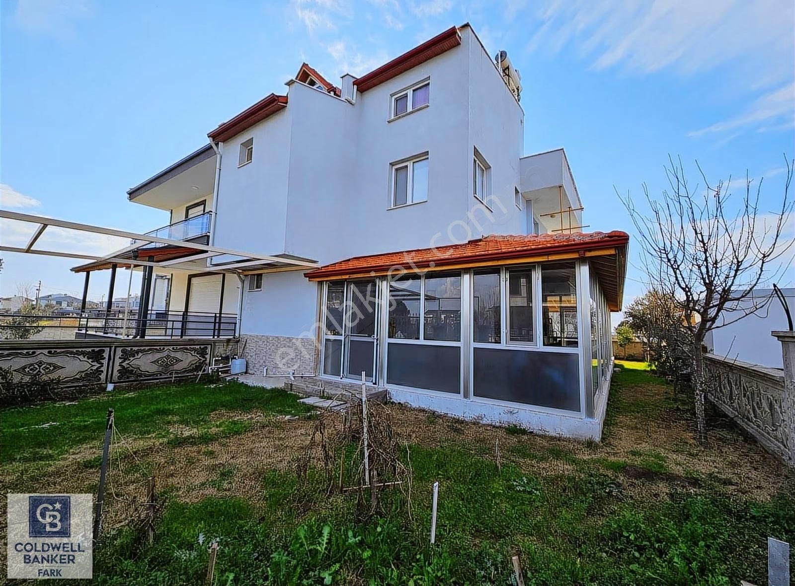 Altınova'da Teraslı Deniz Manzaralı Satılık 4+1 Villa - Görsel 29