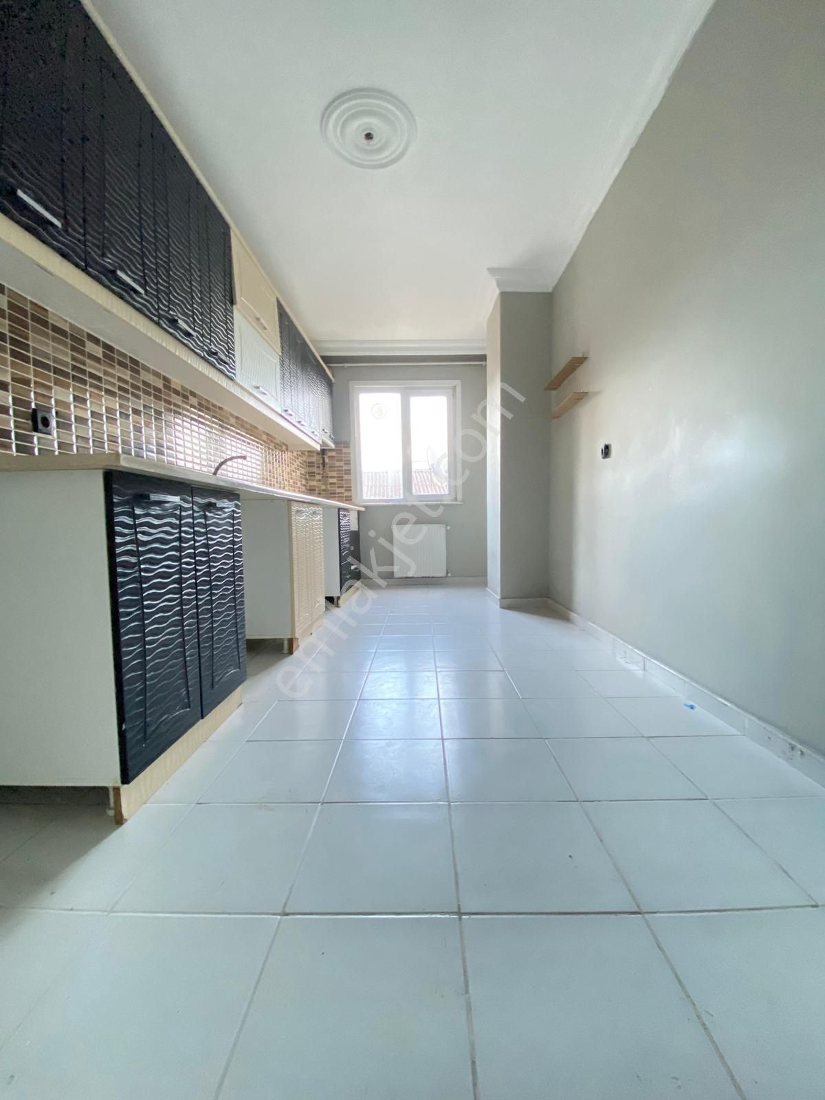 Satılık Ara Kat Aydınlık 3+1 140m2 Safa Mahallesinde - Görsel 8