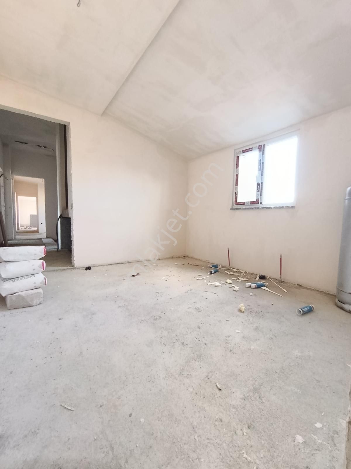 Satılık 4+1 150 M2 Üst Dubleks Merve Mahallesi