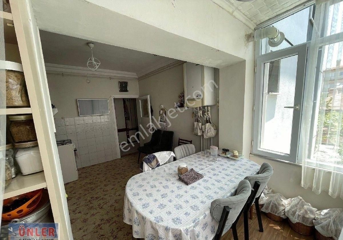 Türbe Mahallesinde 3 Katlı Müstakil Ev - Görsel 9