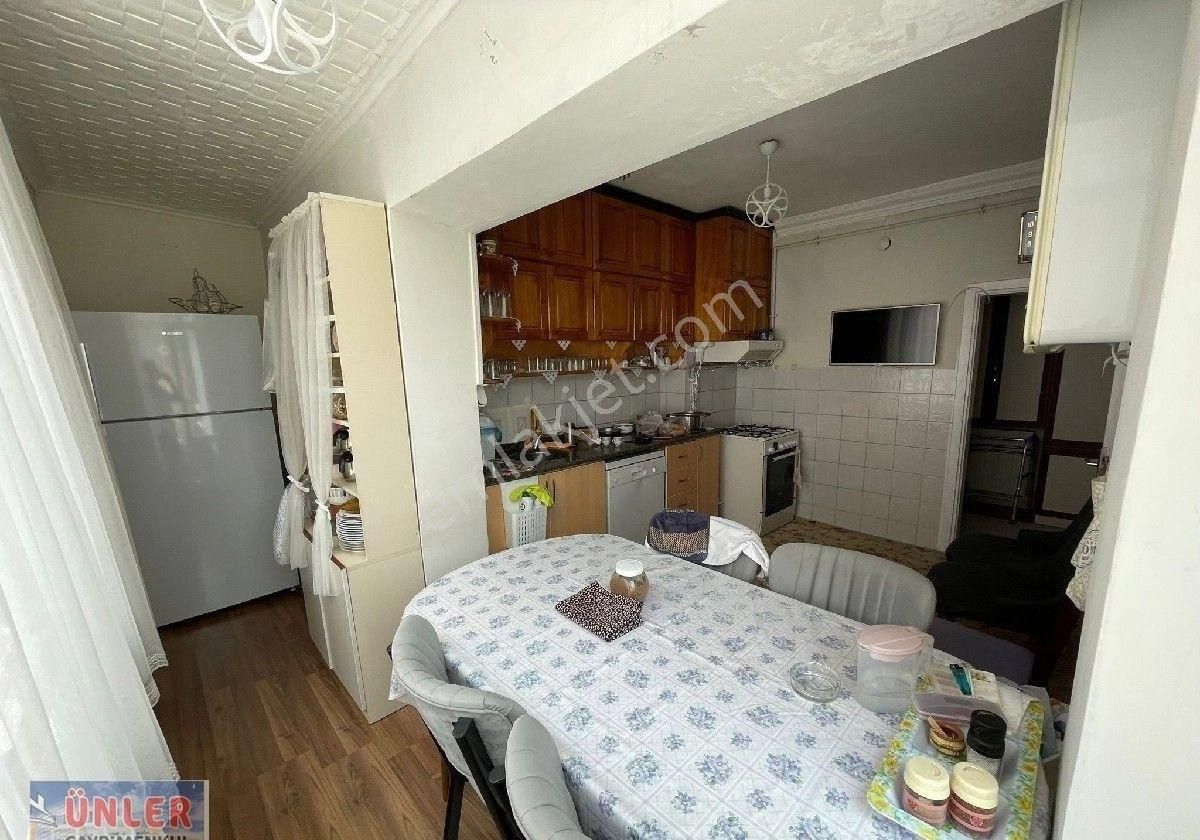 Türbe Mahallesinde 3 Katlı Müstakil Ev - Görsel 15