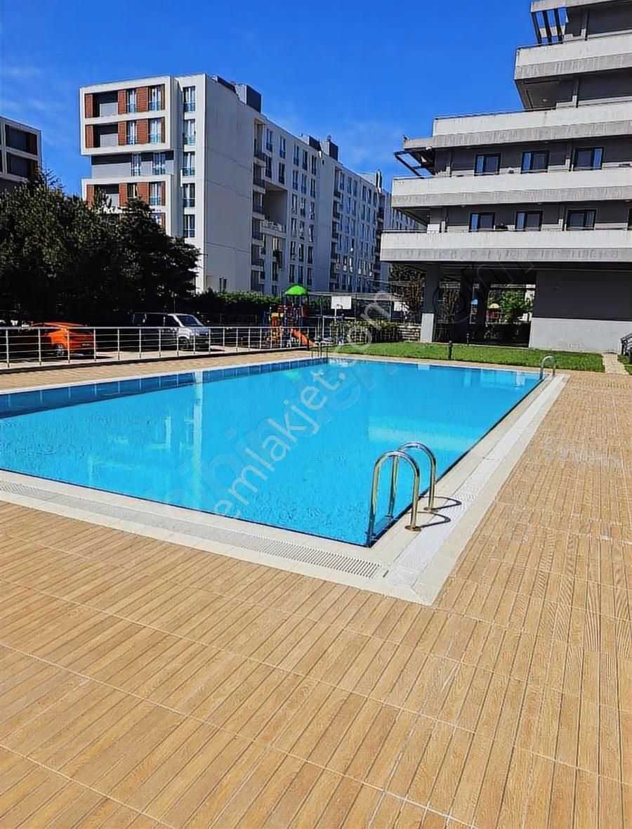 Kurtköy Paragon Sitesinde Muhteşem Havuz Ve Peyzaj Manzaralı 2+1