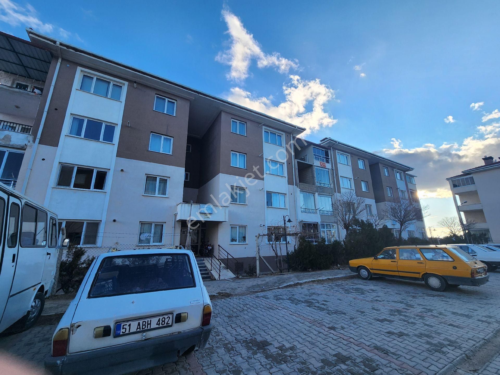 Niğde Bor İftiyan Tokide Satılık 2+1 2.kat Daire