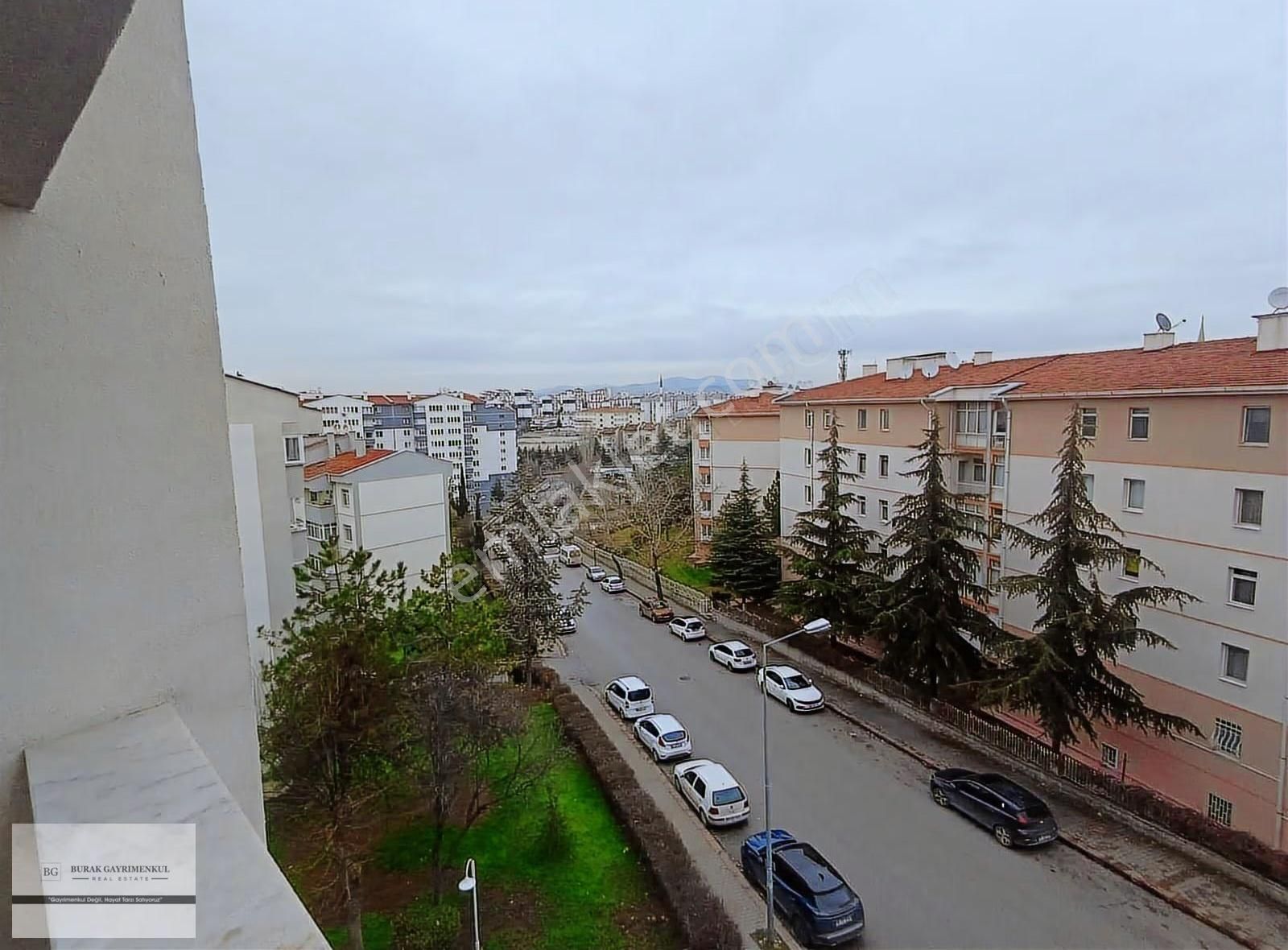 Mükemmel Lokasyon Da Ara Kat Manzaralı 120 Mt 3+1 Fırsat - Görsel 15