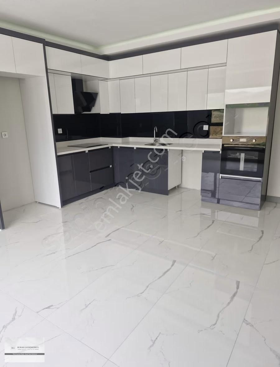 Ada Grossa Göbeğe Yakın 2+1 Kiralık Yeni Bina