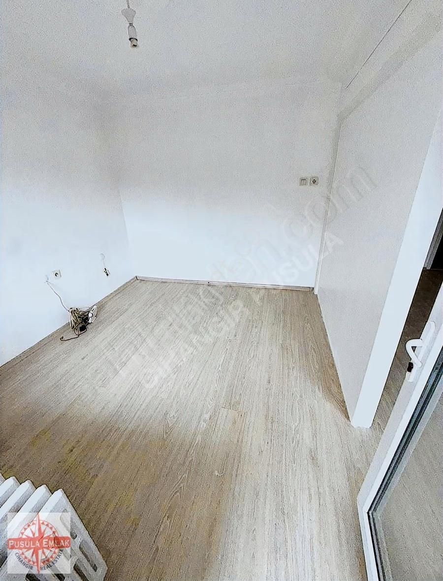 Firuzağa 3+1 Arakat Balkonlu Ve Kombi Isınmalı - Görsel 4