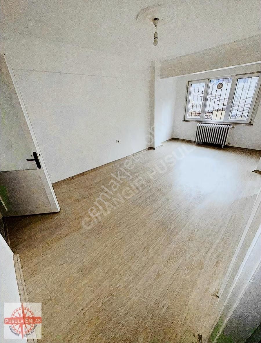 Firuzağa 3+1 Arakat Balkonlu Ve Kombi Isınmalı - Görsel 10