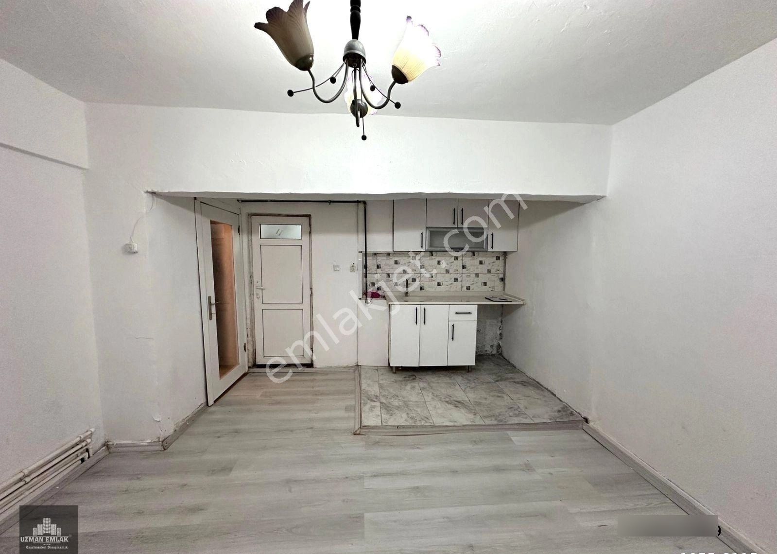 Uzman Emlak'tan Foça Sokak'ta Uygun Fiyatlı 1+1 Daire - Görsel 8