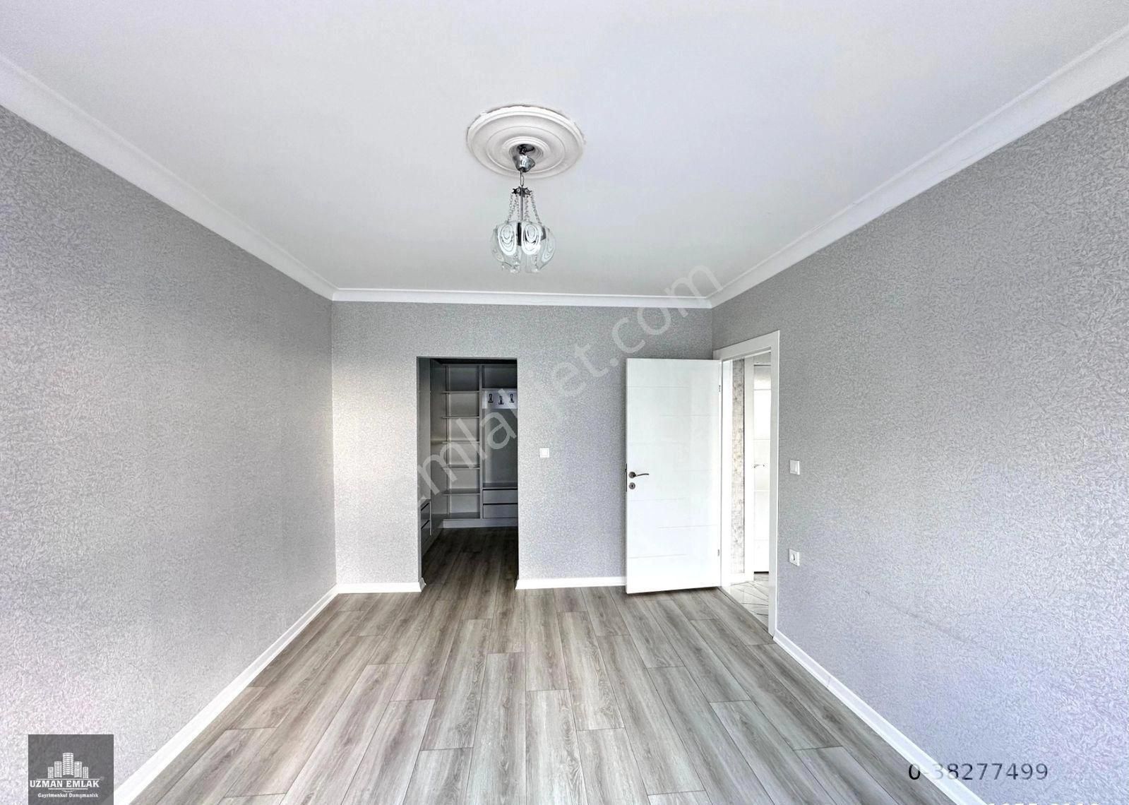 Uzman Emlak Ofisinden Kayalar Mh.de Site İçerisinde Full Yapılı Kapalı Teras Balkonlu 4+1 Daire - Görsel 12