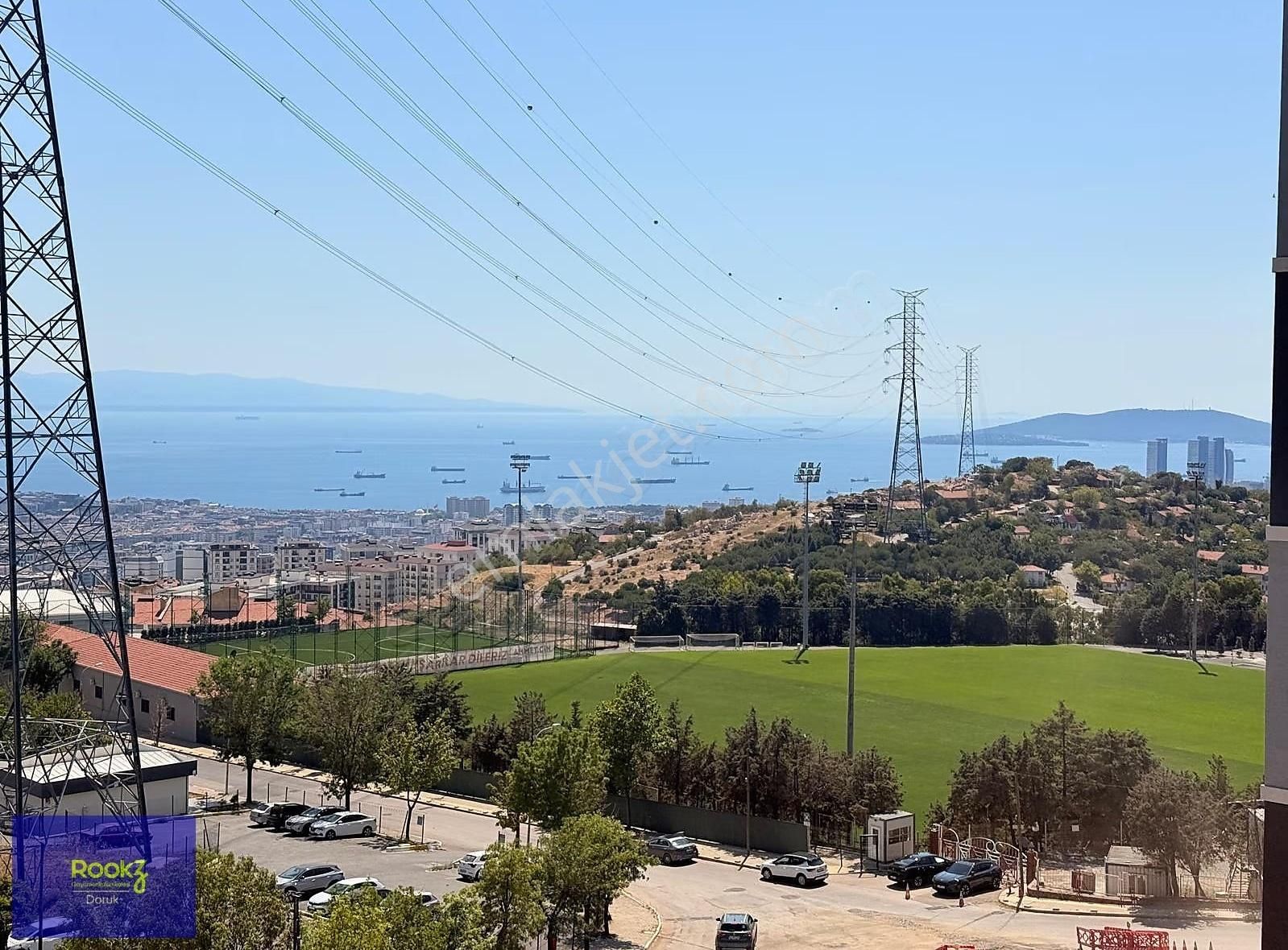 Rookzdoruk'dan Pendik'de Metroya Yakın Geniş Lüks Site İçi 3+1!!