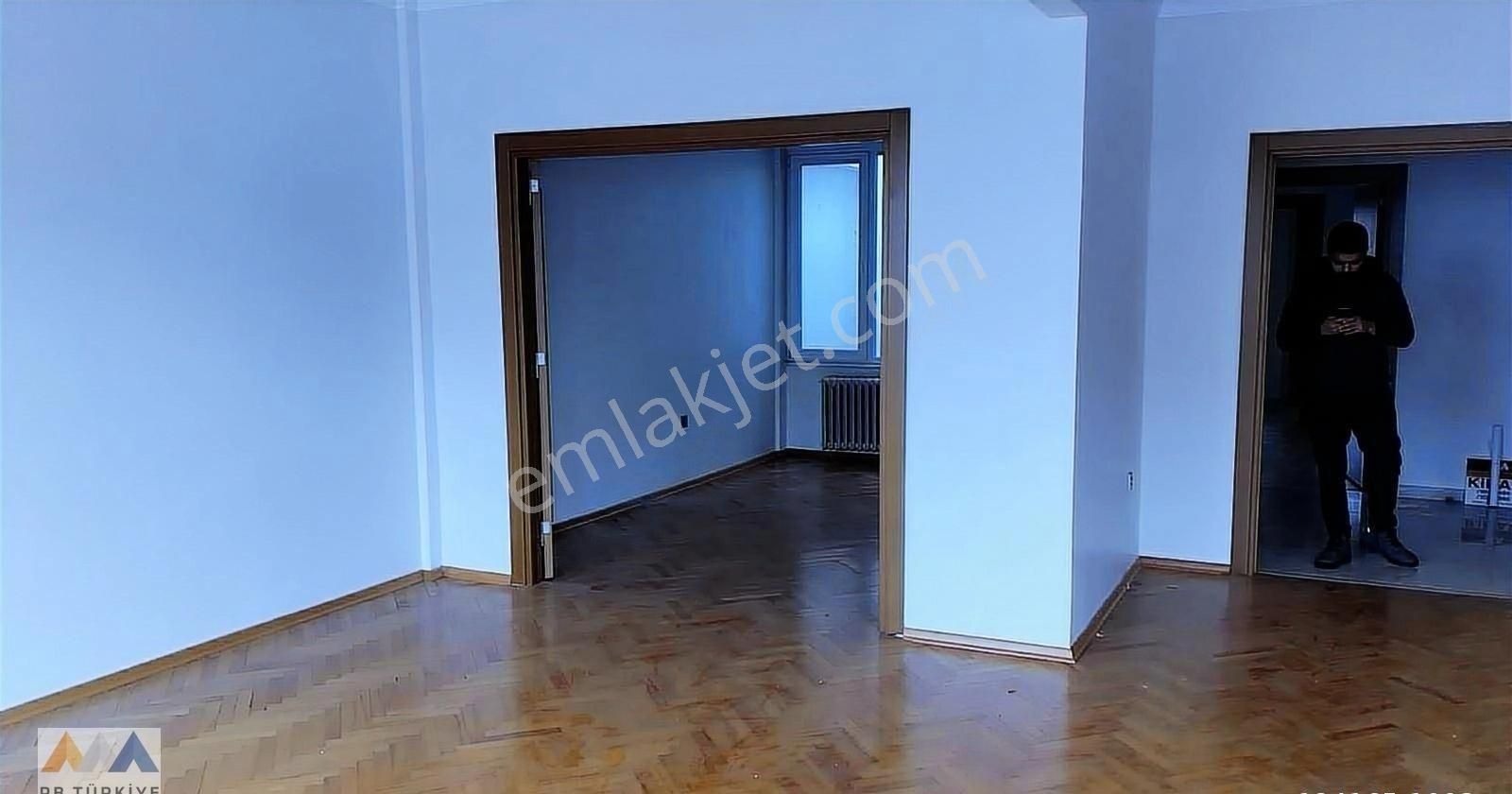 Moda Şifa Sokak'ta Ebeveyn Banyolu,deniz Manzaralı 3+1 Daire - Görsel 2