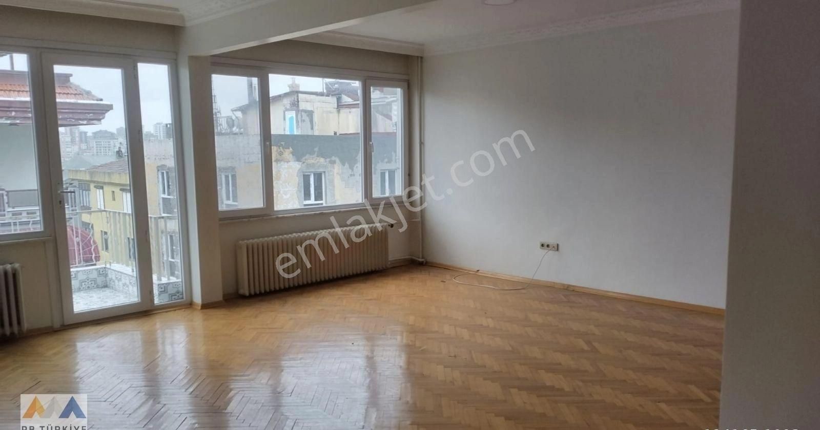 Moda Şifa Sokak'ta Ebeveyn Banyolu,deniz Manzaralı 3+1 Daire - Görsel 30