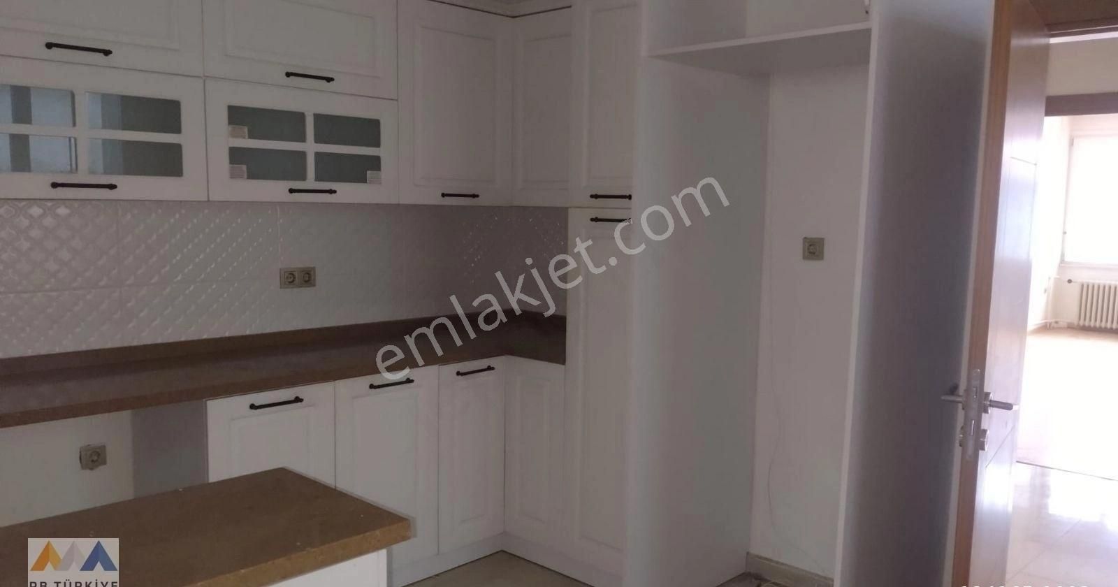 Moda Şifa Sokak'ta Ebeveyn Banyolu,deniz Manzaralı 3+1 Daire - Görsel 16