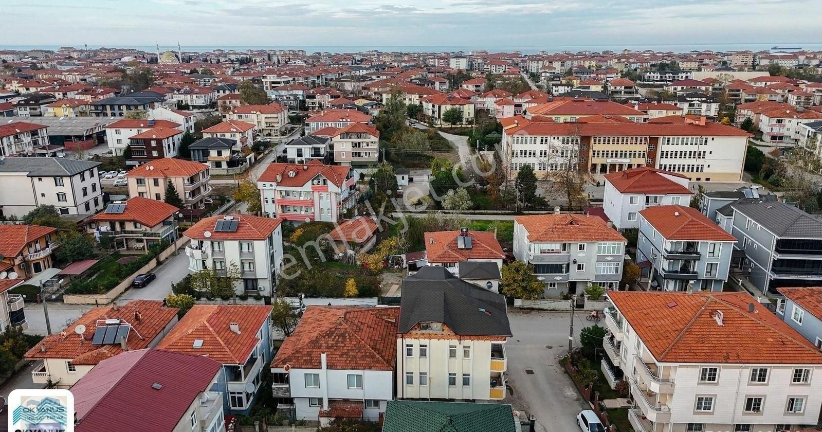 Karasuda Merkezi Konumda 3+1 Mutfak Ayrı Aile Yaşamına Uygun Satılık Daire!! - Görsel 14