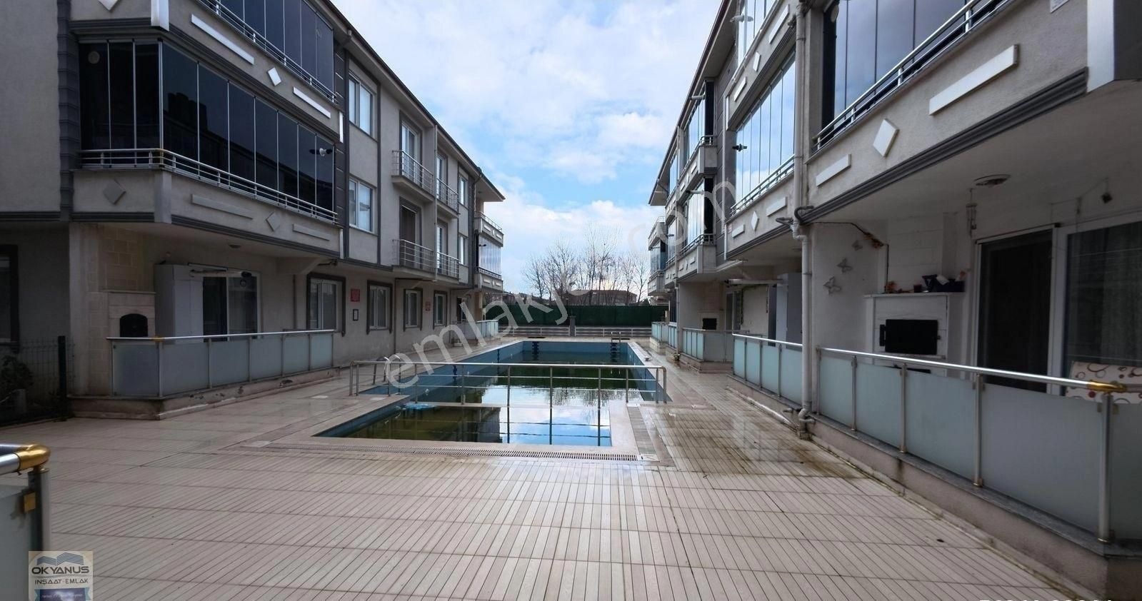 Karasuda Havuzlu Site İçerisinde 1+1 Satılık Daire!!!
