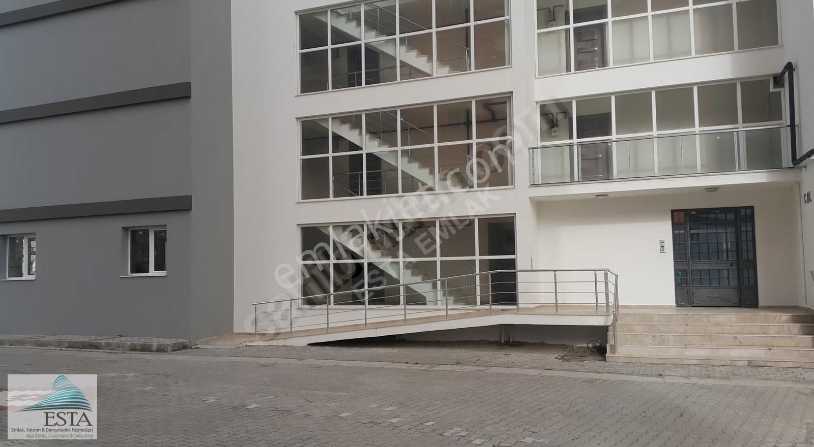 Katip Çelebi Üniversitesi Mevkii Kiralık 1+1 Balkonlu Daire - Görsel 3