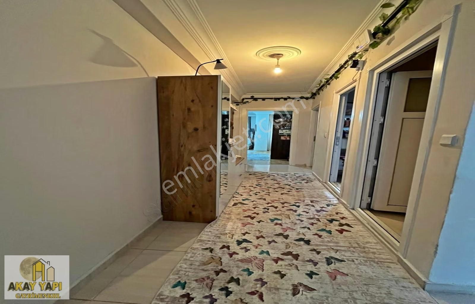 Esenyurt Mehmet Akif'te Metrobüse Yakın 2+1 Satılık Arakat Daire - Görsel 2