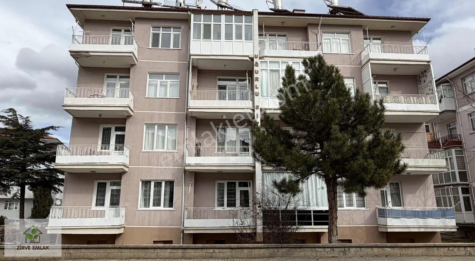 Zirve Emlak Kiralıyorr Yarenlerde 2+1 130m2 Kombili Daire