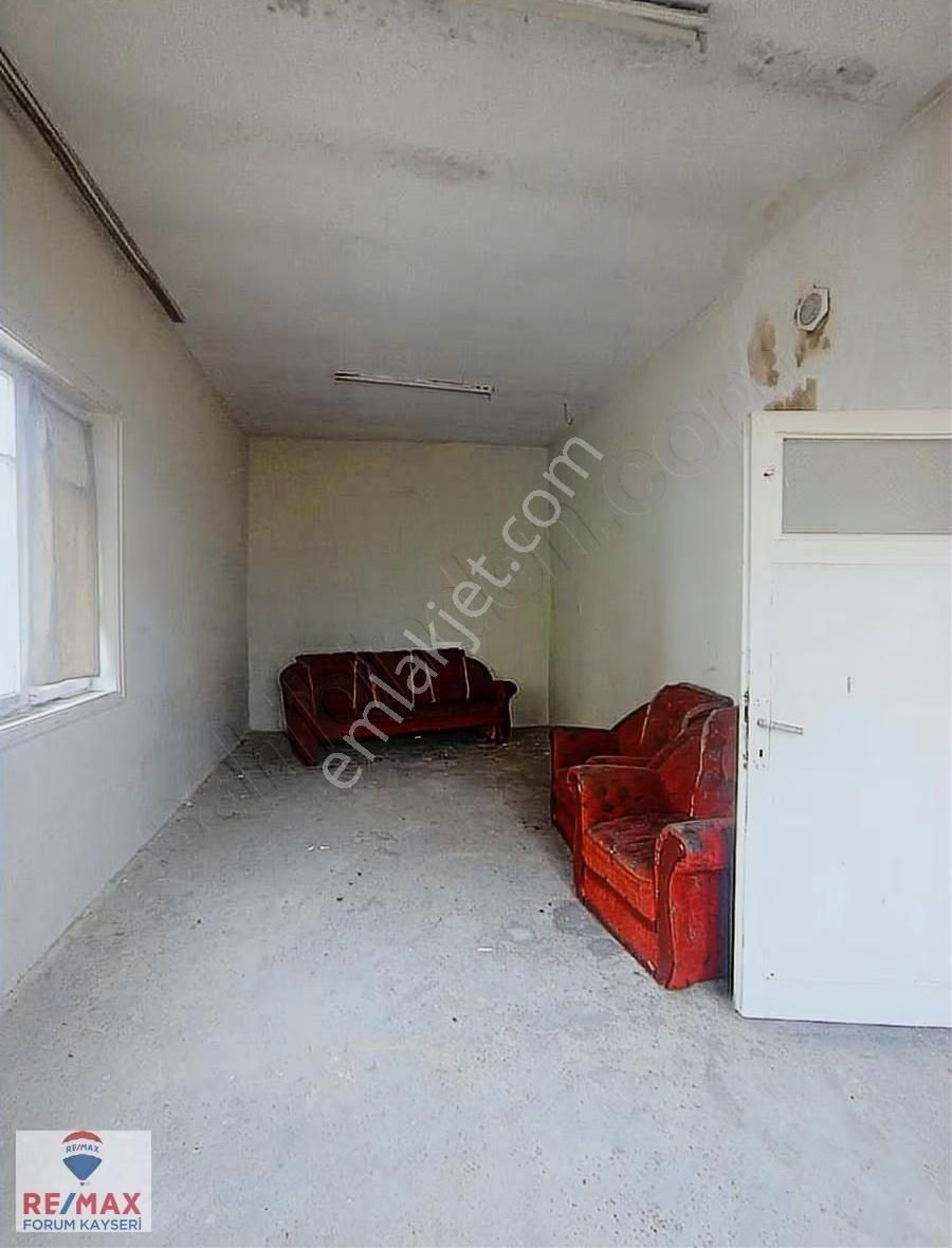 Esentepe 2 Katlı Ev Ve Arsası - Görsel 2