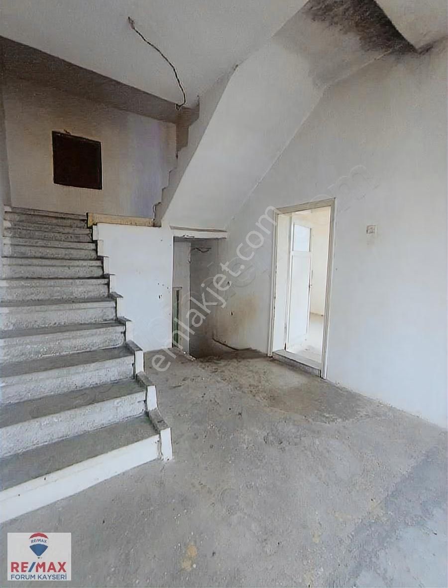 Esentepe 2 Katlı Ev Ve Arsası - Görsel 7