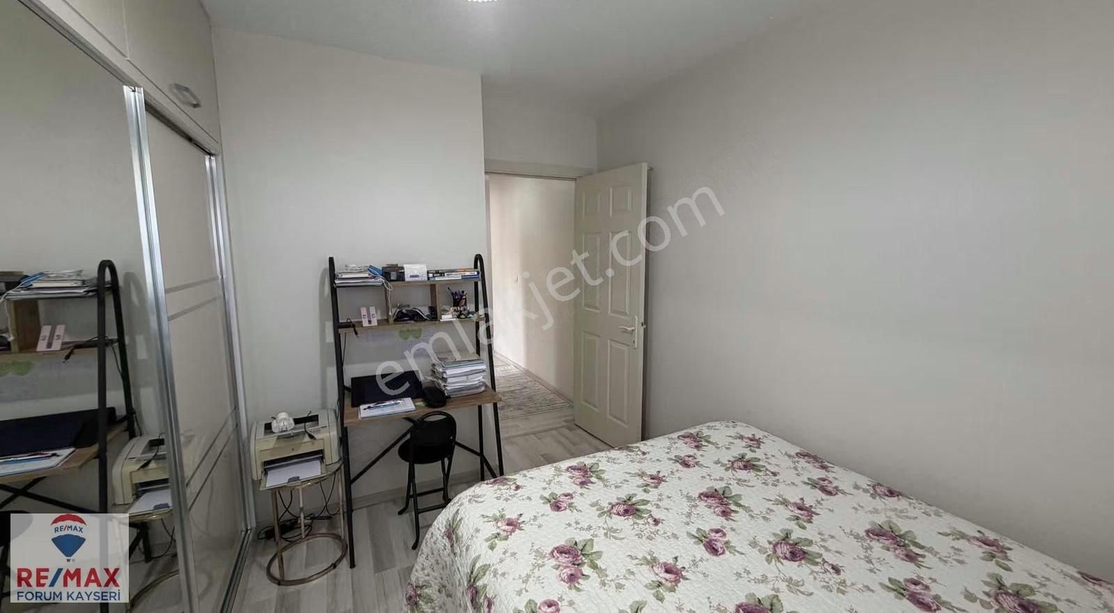 Toki 3. Etapta İçi Komple Yapılı 3+1 Ara Kat Daire