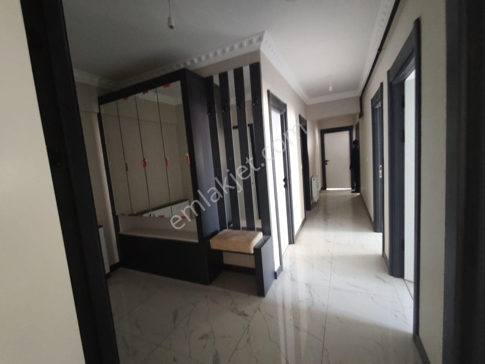 Yılmaz Gayrimenkulden 150 Metre Kare Cadde Uzerı Geniş Kacırılmayacak 3+1 Fırsat Dairesi - Görsel 22