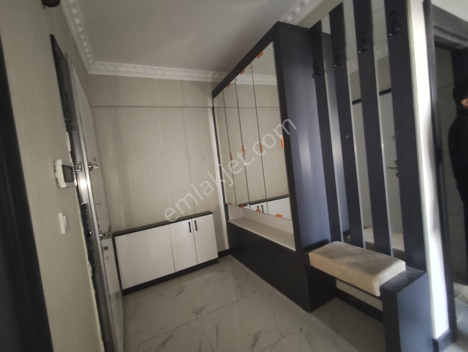 Yılmaz Gayrimenkulden 150 Metre Kare Cadde Uzerı Geniş Kacırılmayacak 3+1 Fırsat Dairesi - Görsel 4