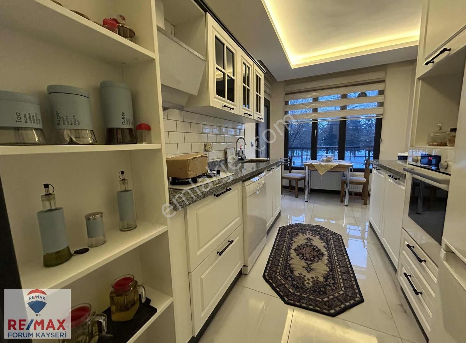 Bozantı Caddesi Üzerinde Sıfır Ayarında 2+1 Satılık Lüx Daire - Görsel 2