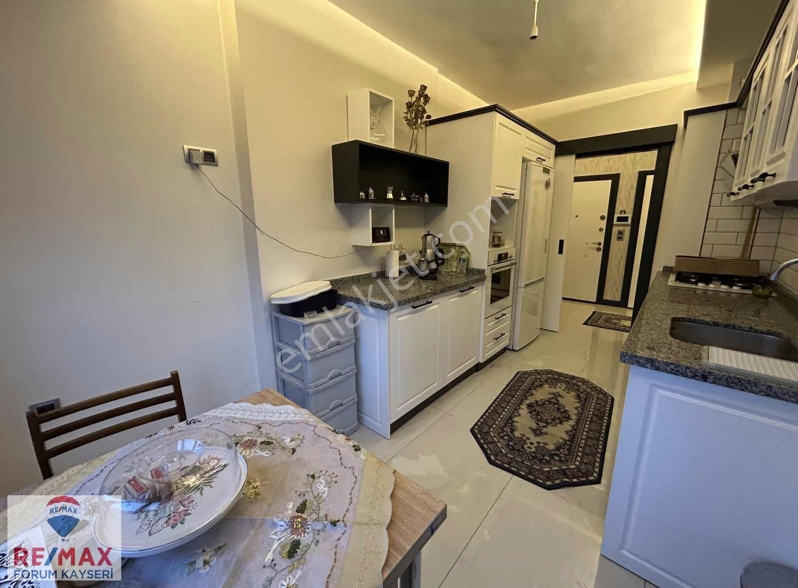 Bozantı Caddesi Üzerinde Sıfır Ayarında 2+1 Satılık Lüx Daire - Görsel 14