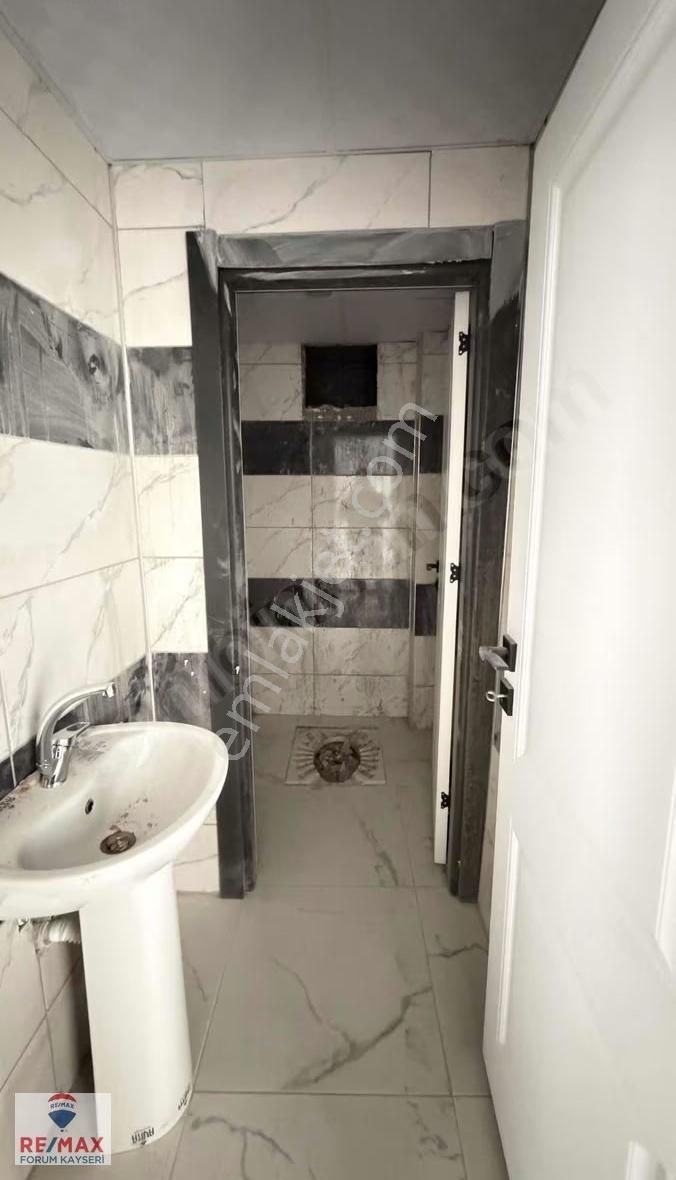 Papatya Caddesinde Satılık Sıfır 3+1 Daire - Görsel 5