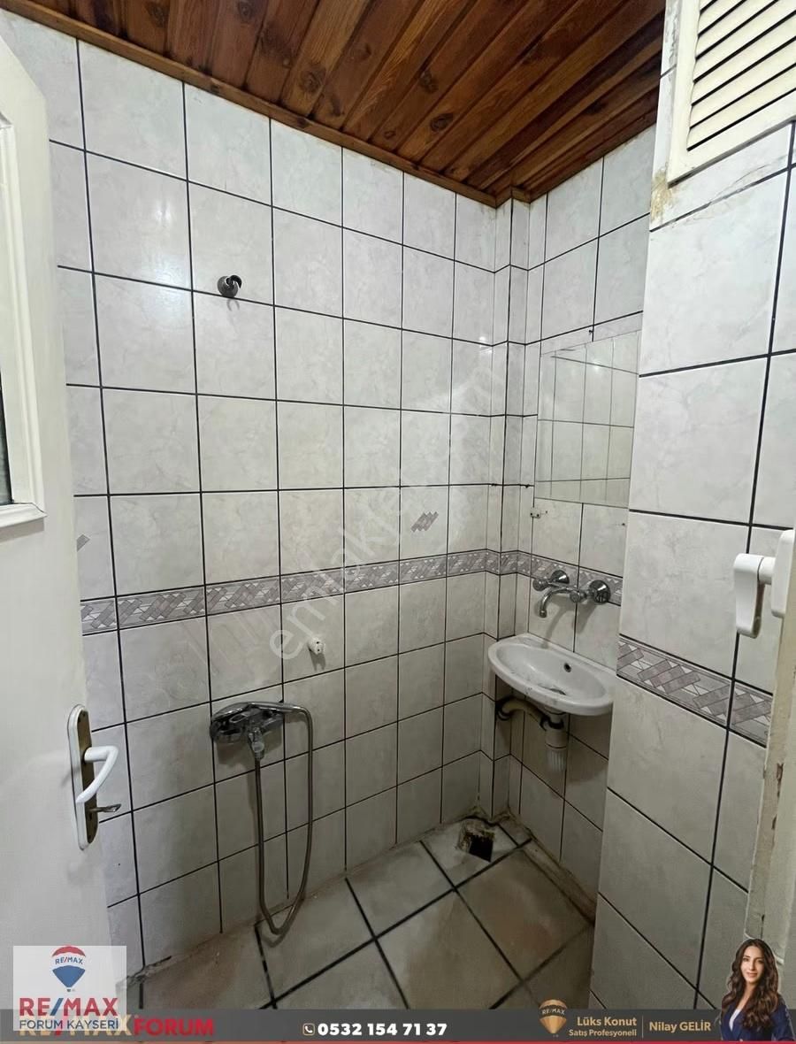 Gültepe Mahallesi Mustafa Şimşek Caddesi 4+1 Kiralık Daire - Görsel 22