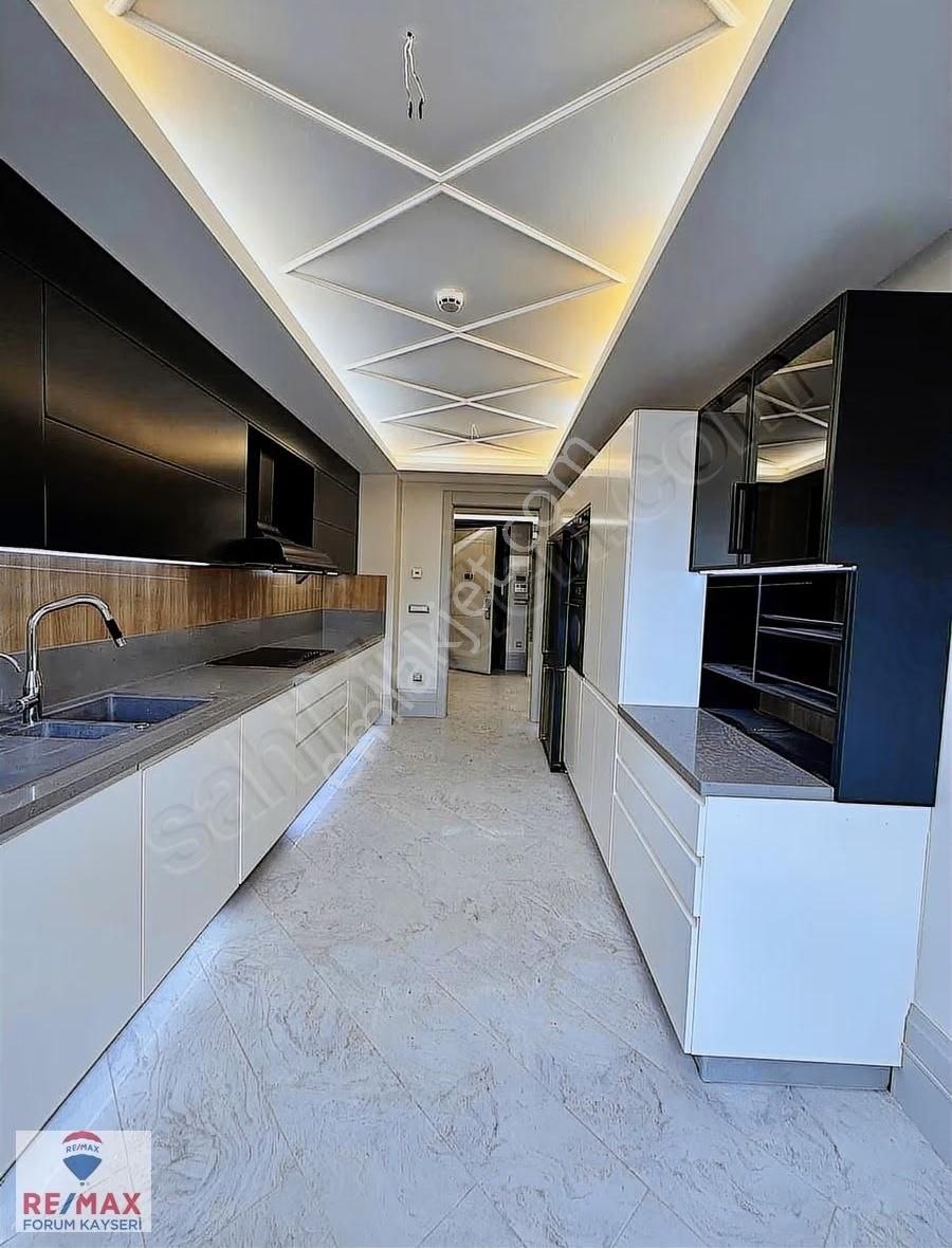 Alpaslan Mah Erkut Time Satılık Ultra Lüks Daire - Görsel 7