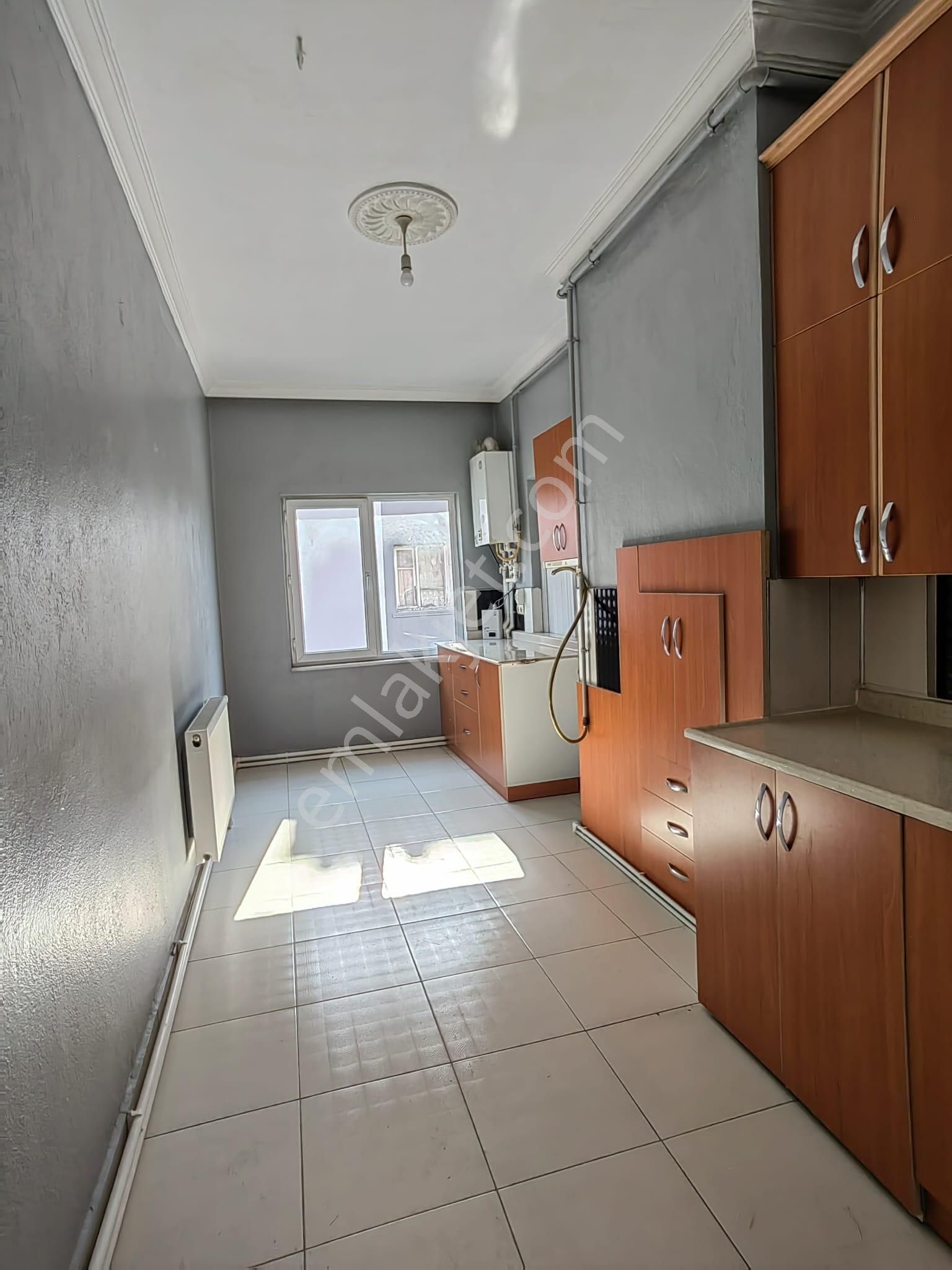 Akçay Emlak'tan Akşehir Meydan Camii Civarında Bakımlı Doğalgazlı Kiralık 4+1 Daire - Görsel 15