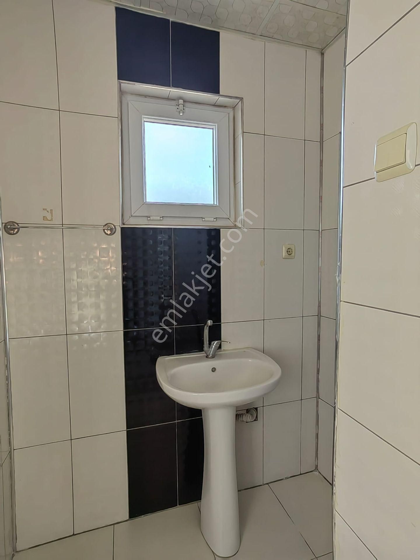 Akçay Emlak'tan Akşehir Meydan Camii Civarında Bakımlı Doğalgazlı Kiralık 4+1 Daire - Görsel 11