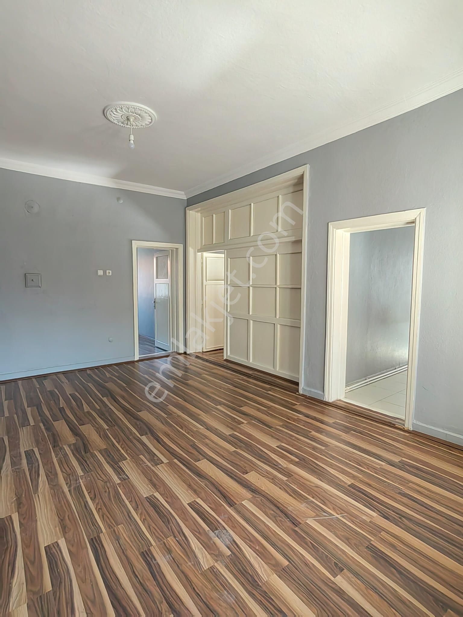Akçay Emlak'tan Akşehir Meydan Camii Civarında Bakımlı Doğalgazlı Kiralık 4+1 Daire - Görsel 4