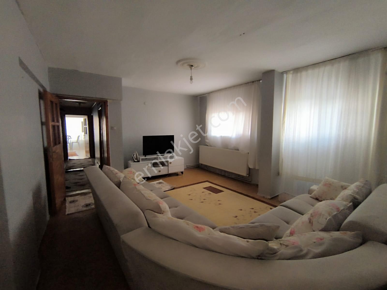 Yılmaz Gayrimenkulden Eşyalı Kiralık 3+1 Ön Cephe Masrafsız Hazır Kurulu Düzen - Görsel 13