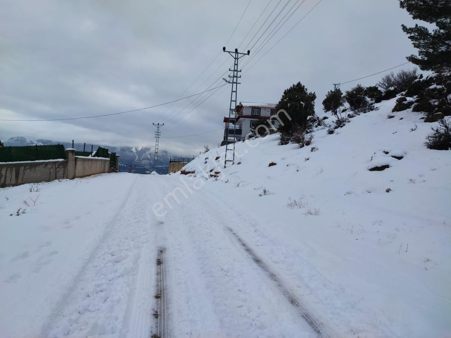 Kar Emlaktan Yenikonacık Bozkırlı Mevkiinde 400m2satılık Arsa - Görsel 25