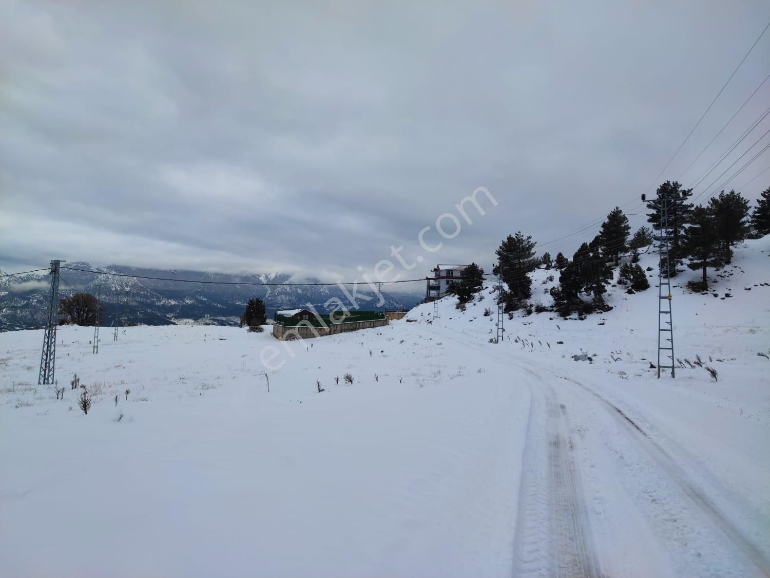 Kar Emlaktan Yenikonacık Bozkırlı Mevkiinde 400m2satılık Arsa - Görsel 7