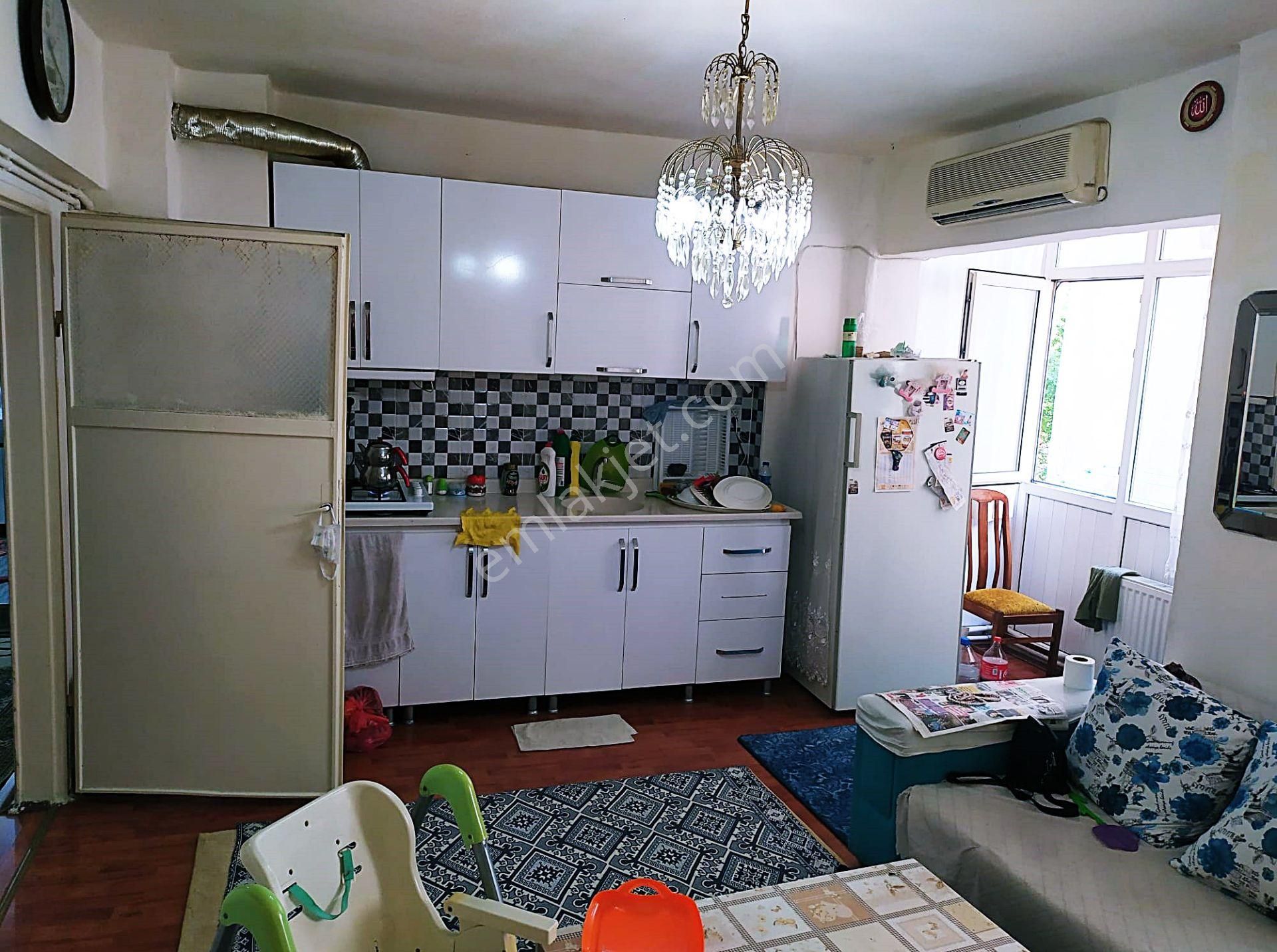 Cihandan Demetevler De Hastane Metro Yakını Satlık 2+1 Daire