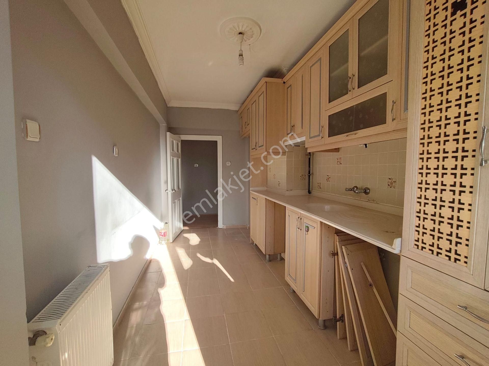 Yılmaz Gayrimenkul'den Ara Katta Yapılı Masrafsız 2849 Pv 3+1 Fırsat Dairesi - Görsel 33