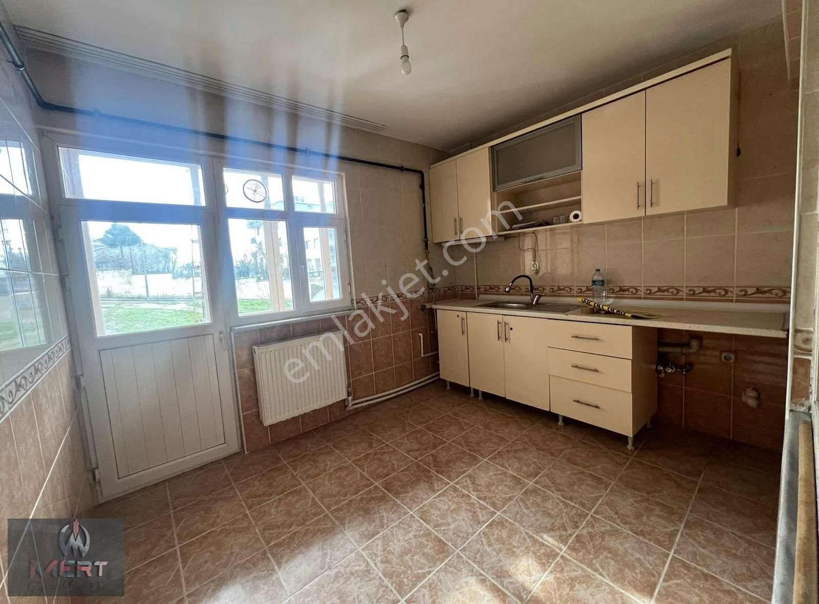 Safa Mah. Kiralık Geniş 3+1 Ara Kat Daire - Görsel 12