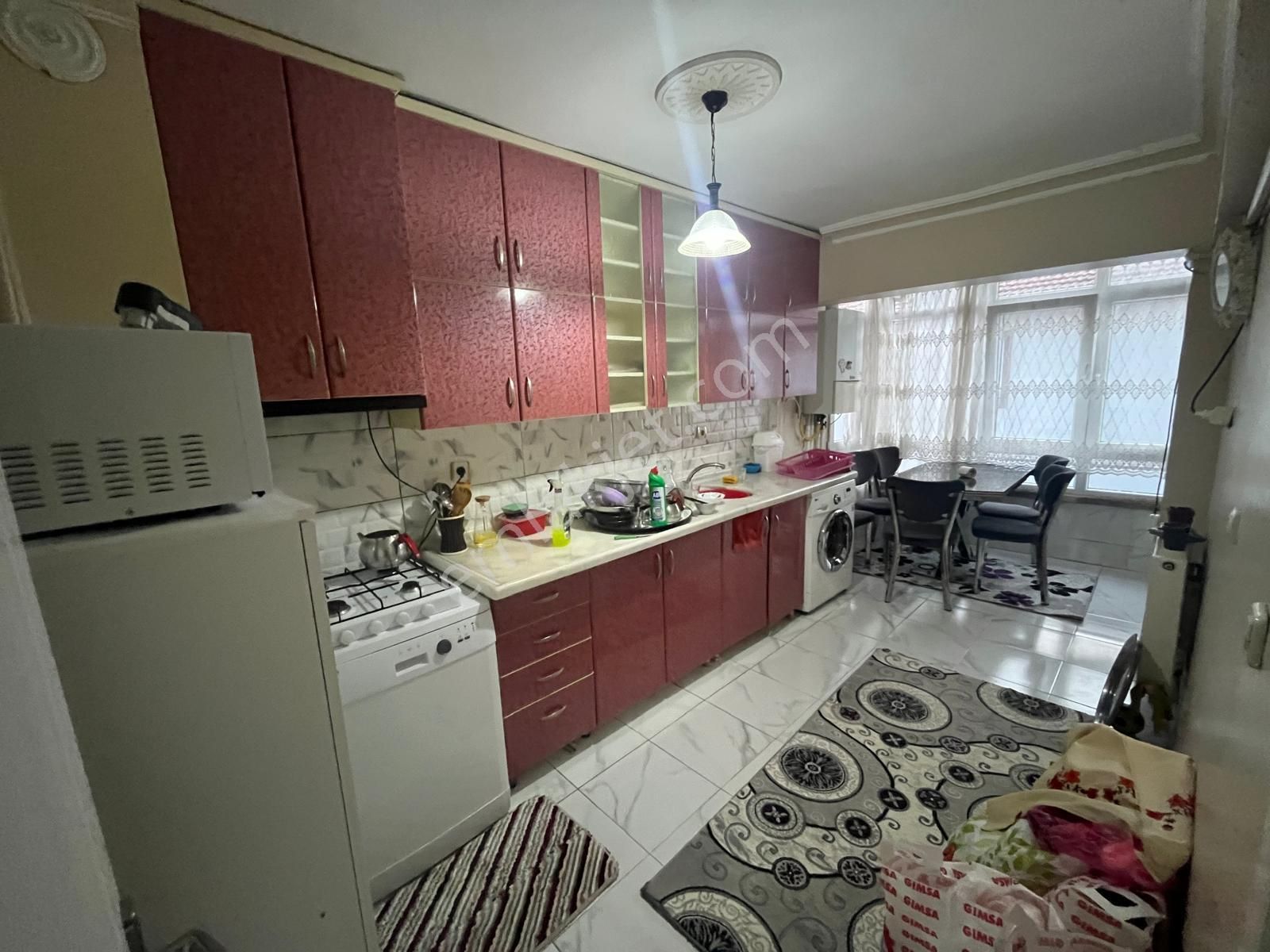 Mç Emlak'tan Akşemsettin Mahallesin'de 3+1 Kiralık Daire